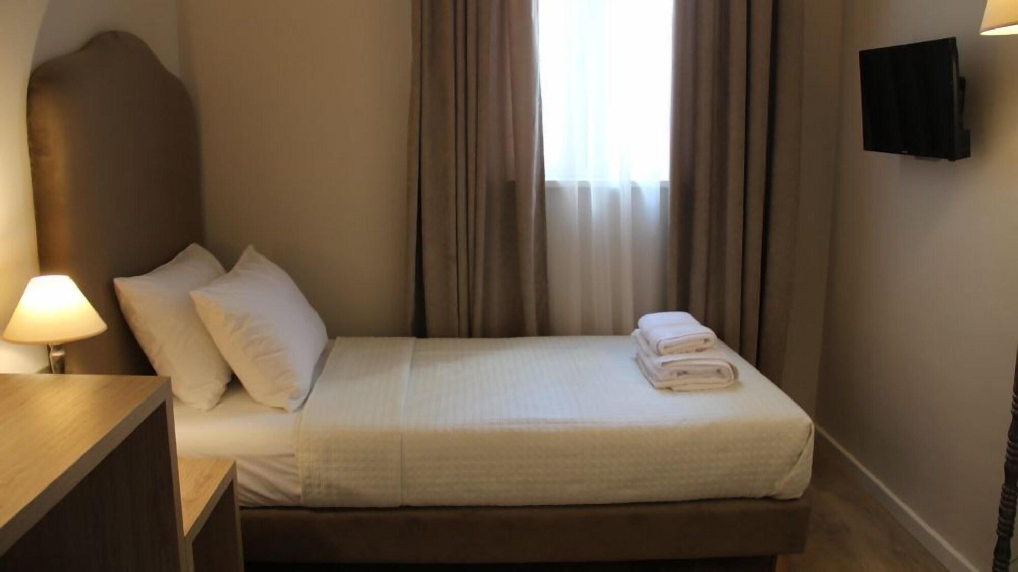 Hotel Hermes Тирана Экстерьер фото