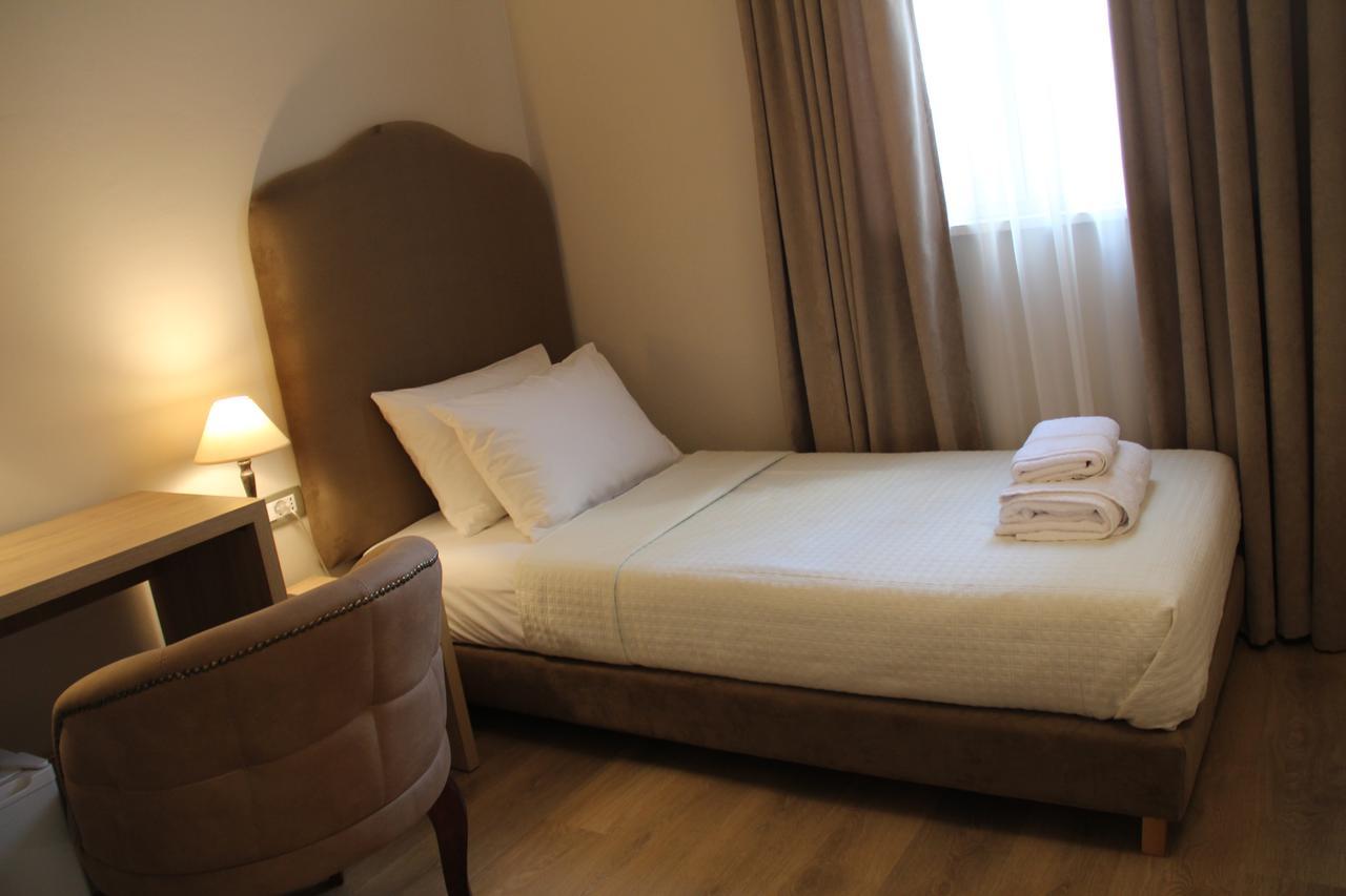 Hotel Hermes Тирана Экстерьер фото